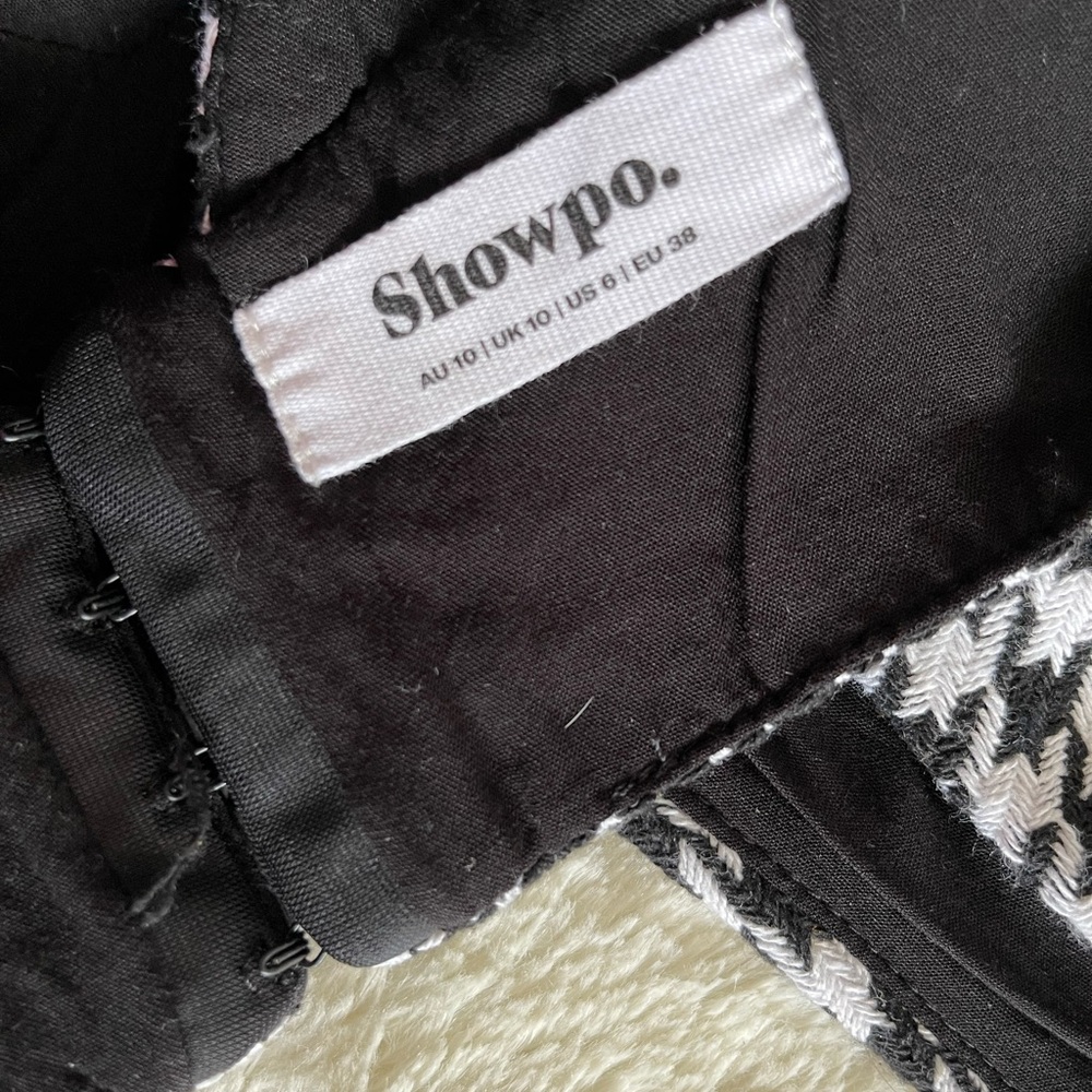 Showpo Black & White Houndstooth Wide-Leg Pants - Picture 3 of 5